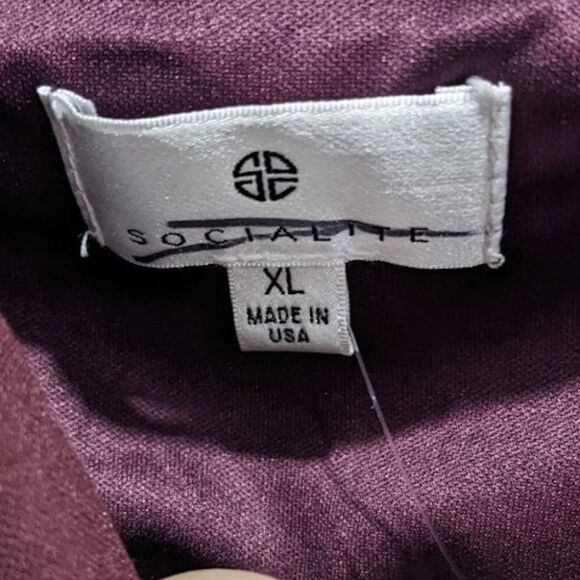 New socialite | Sleeveless Cutout Midi Dress in Wine - Picture 7 of 10